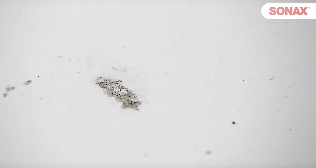 Смола и пыльца деревьев на кузове – опасно ли и как бороться? Смола и пыльца деревьев на кузове – опасно ли и как бороться?